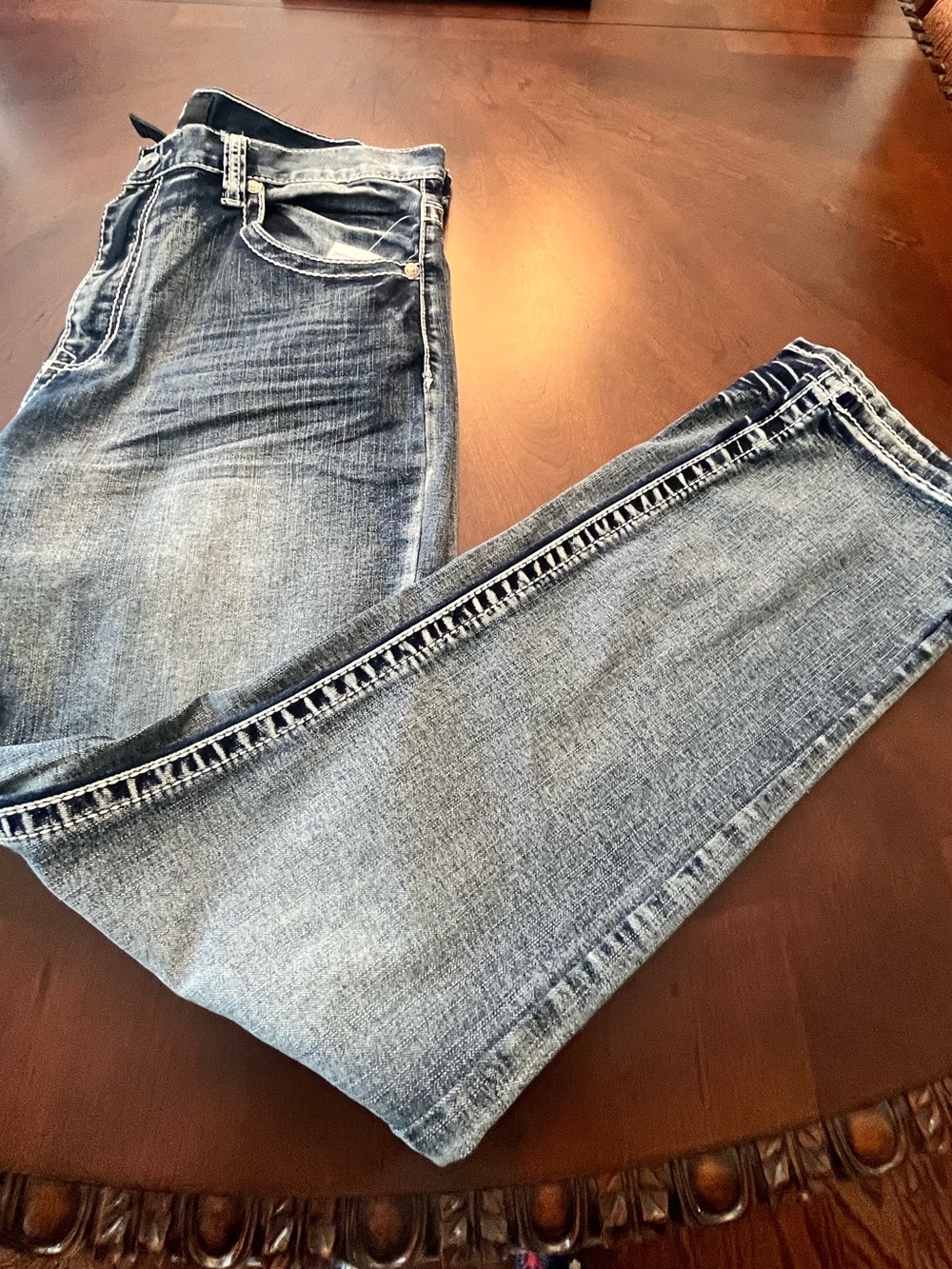 Men's True  Luck Jeans in Light Wash Blue 38/32 NWT
